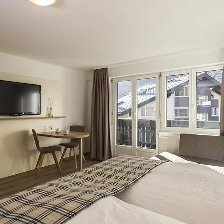 Patricia Aparthotel 3*