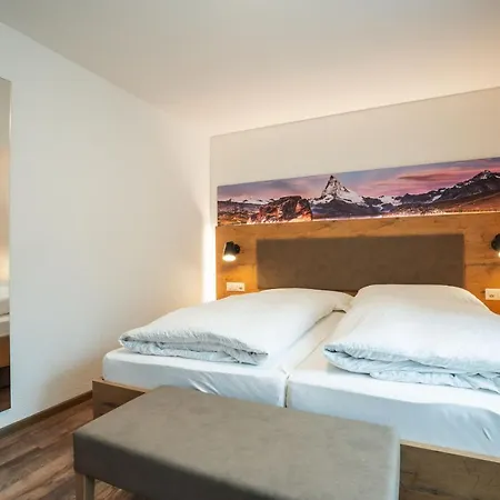 Patricia Aparthotel 3*
